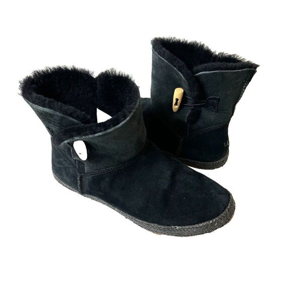 UGG Classic Ankle Bootie Women's 7 Black Leather Sheepskin Lining Pull On Casual - Picture 4 of 11